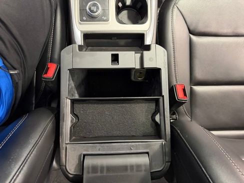 Used 2022 Ford Explorer XLT w/ Equipment Group 202A AWD/4WD image 42