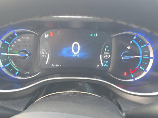 Used 2024 Chrysler Pacifica Limited FWD image 12