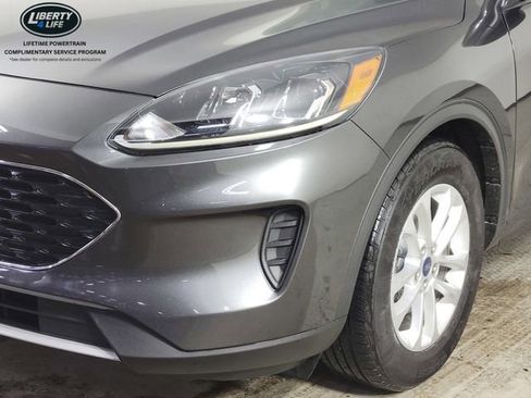 Certified 2020 Ford Escape SE image 9