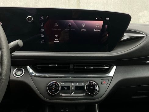 Used 2025 Buick Envista Preferred image 25