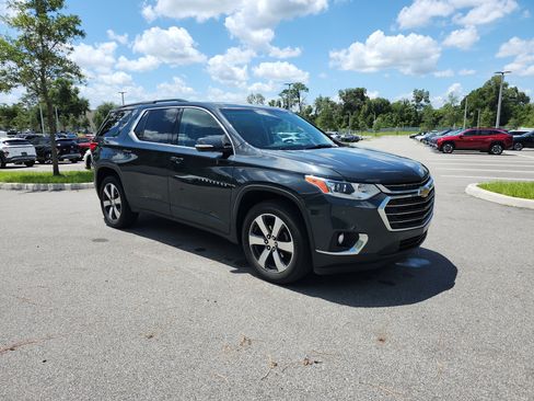 Used 2020 Chevrolet Traverse LT w/ LT Premium Package FWD image 7