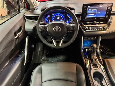 Used 2022 Toyota Corolla Cross XLE w/ Convenience Package image 32
