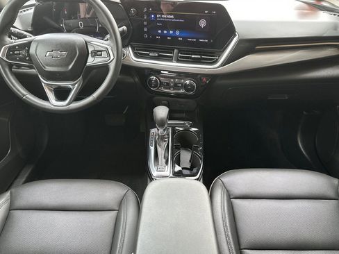 Used 2024 Chevrolet Trax ACTIV w/ Sunroof Package FWD image 13