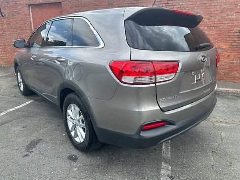Used 2017 Kia Sorento L FWD image 5