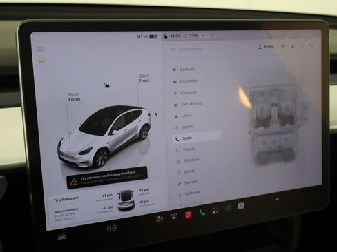 Used 2022 Tesla Model Y Long Range AWD/4WD image 29