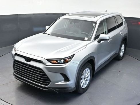 Used 2025 Toyota Grand Highlander FWD image 32