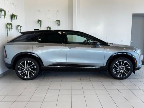 New 2026 Cadillac Optiq Sport 2 image 39