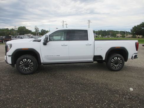 New 2026 GMC Sierra 3500 Denali Ultimate AWD/4WD image 9