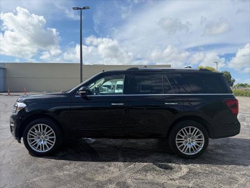 Used 2024 Ford Expedition Limited AWD/4WD image 3