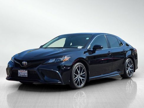 Used 2023 Toyota Camry SE w/ Audio Upgrade Package FWD image 9