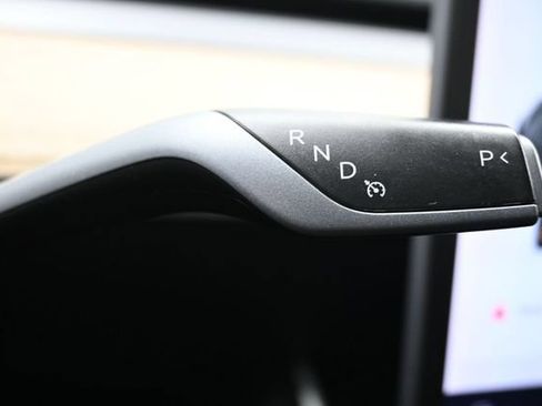 Used 2021 Tesla Model Y Long Range AWD/4WD image 22