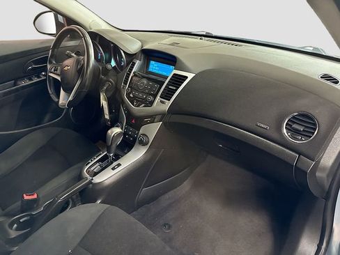 Used 2011 Chevrolet Cruze LT FWD image 25