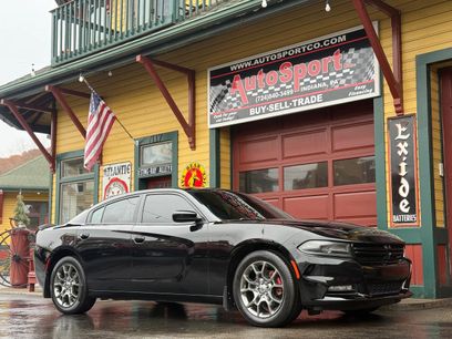 Used 2017 Dodge Charger SXT w/ Navigation & Travel Group