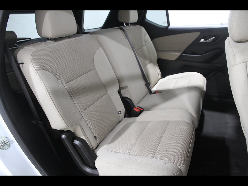 Certified 2022 Chevrolet Traverse LS w/ LPO, Black Accent Package AWD/4WD image 17