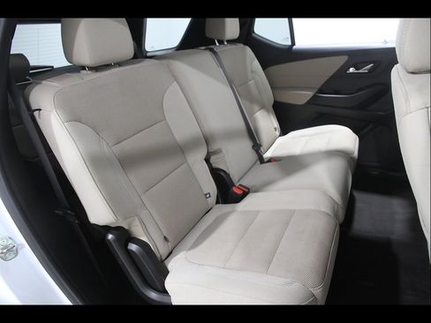Used 2022 Chevrolet Traverse LS w/ LPO, Black Accent Package AWD/4WD image 17