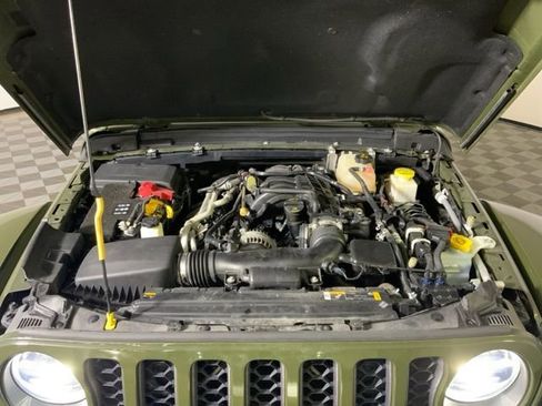 Used 2022 Jeep Gladiator Rubicon w/ LED Lighting Group AWD/4WD image 18
