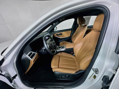 Used 2025 BMW 330i Sedan RWD image 13