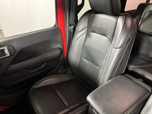 Used 2022 Jeep Wrangler Unlimited Sahara w/ Cold Weather Group AWD/4WD image 26