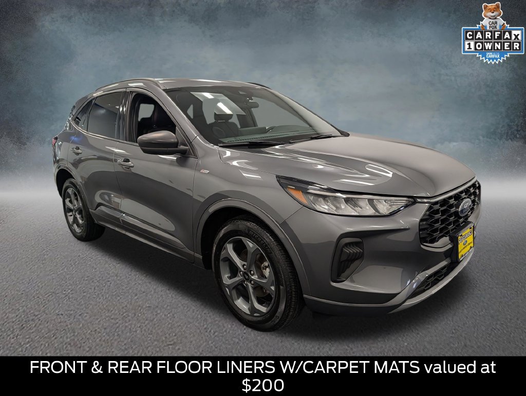 Used 2023 Ford Escape ST-Line w/ Tech Pack #1 AWD/4WD image 3