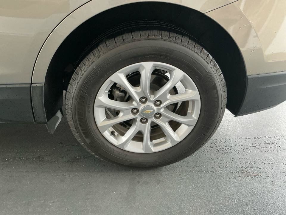 Used 2018 Chevrolet Equinox LT FWD image 26