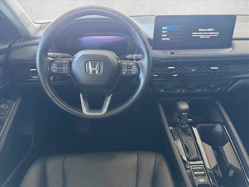 Used 2024 Honda Accord Touring image 11