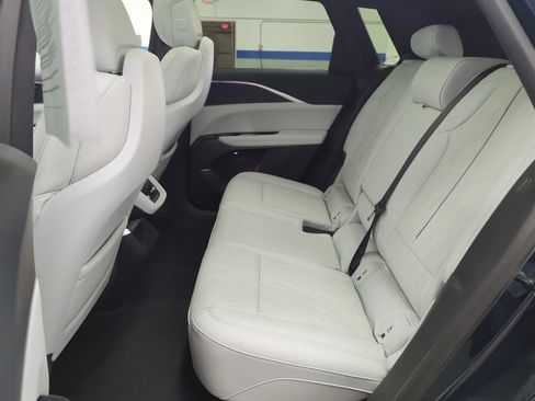 Used 2024 Cadillac Lyriq Sport AWD/4WD image 30
