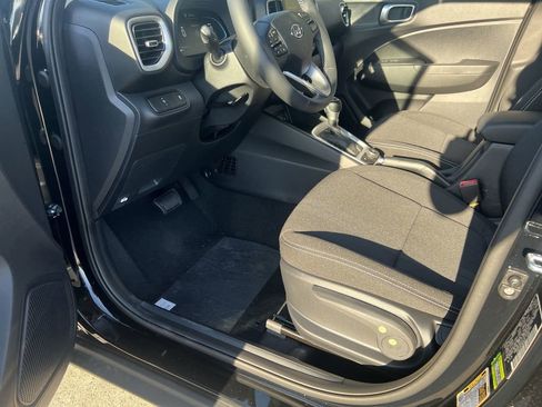 Used 2026 Hyundai Venue SEL image 12