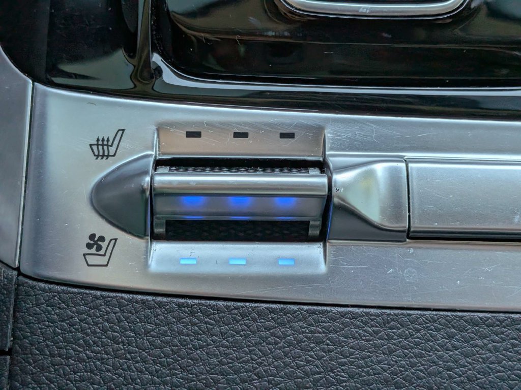 Used 2024 Kia Carnival SX FWD image 24
