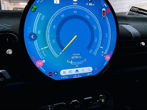 Certified 2025 MINI Cooper 2-Door Hardtop image 21