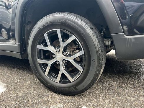 Certified 2023 Jeep Grand Cherokee Limited image 6