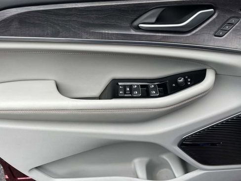 Used 2022 Jeep Grand Cherokee L Overland w/ Luxury Tech Group IV image 16