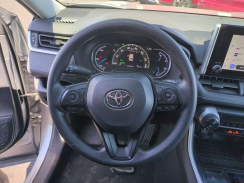 Used 2025 Toyota RAV4 XLE AWD/4WD image 23
