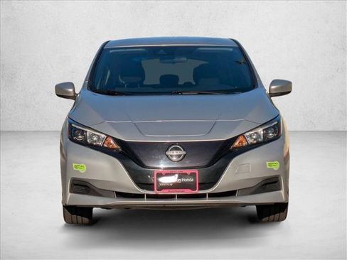 Used 2023 Nissan Leaf S image 2