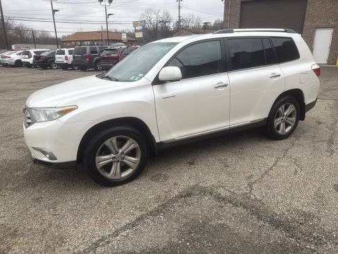 Used 2013 Toyota Highlander Limited image 2