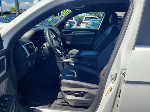 Certified 2023 Volkswagen Atlas Cross Sport SE AWD/4WD image 15