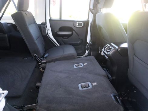 Used 2018 Jeep Wrangler Unlimited Sport S AWD/4WD image 39