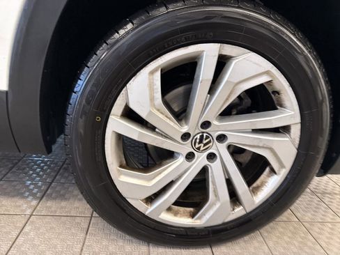 Used 2021 Volkswagen Atlas SE w/ Panoramic Sunroof Package image 8