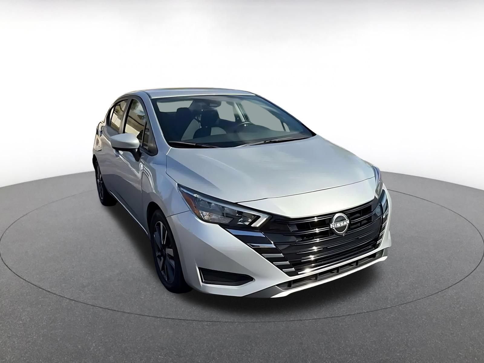 Used 2025 Nissan Versa SV FWD image 3