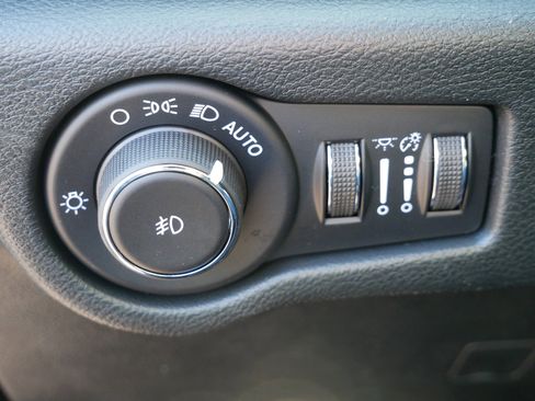 New 2026 Chrysler Pacifica Select image 14