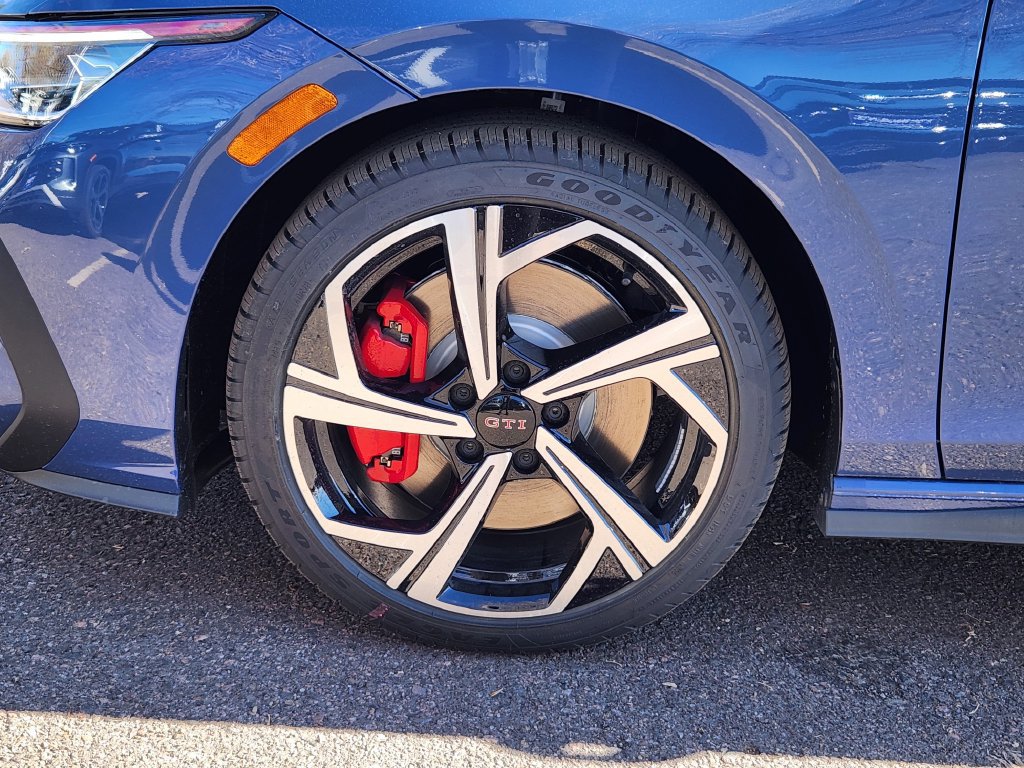 New 2026 Volkswagen GTI SE FWD image 15