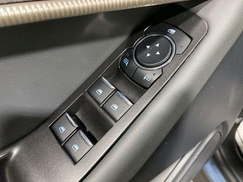 Used 2025 Ford Explorer Active AWD/4WD image 23
