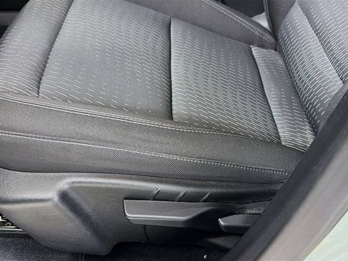 Used 2026 Chevrolet Equinox LT FWD image 23
