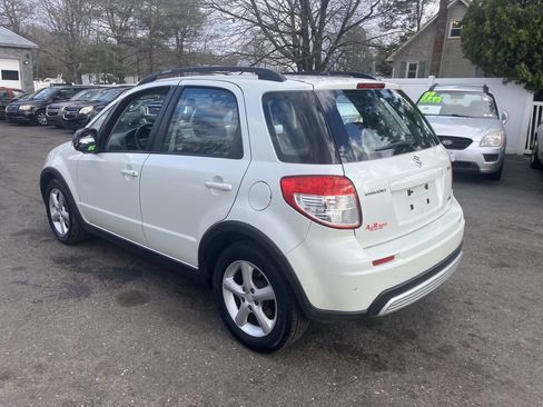 Used 2009 Suzuki SX4 AWD Hatchback image 9