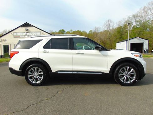 Used 2021 Ford Explorer Limited image 2