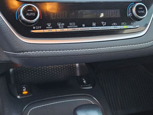 Used 2020 Toyota Corolla XSE image 26