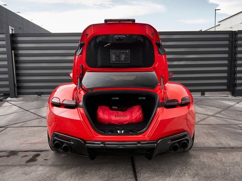 Used 2023 Ferrari Roma image 23