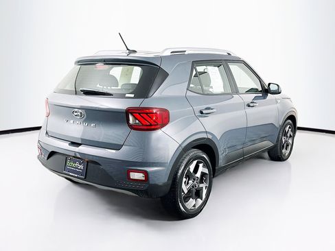 Used 2025 Hyundai Venue SEL FWD image 9