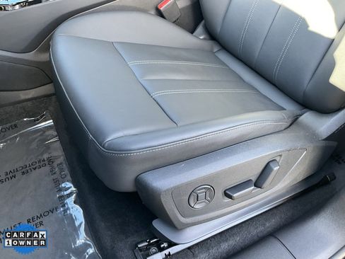 Used 2025 Audi Q6 e-tron Premium w/ Convenience Package image 16