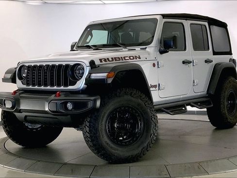 Used 2024 Jeep Wrangler Unlimited Rubicon w/ Technology Group AWD/4WD image 10