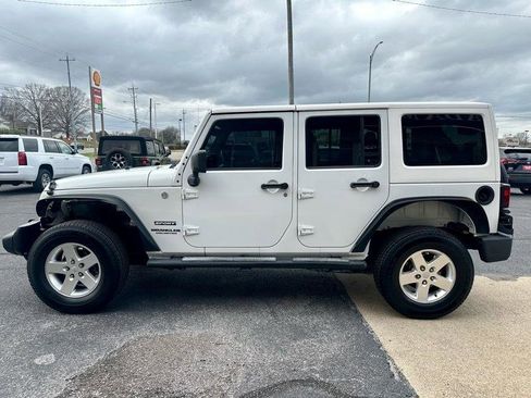 Used 2013 Jeep Wrangler Unlimited Sport image 5